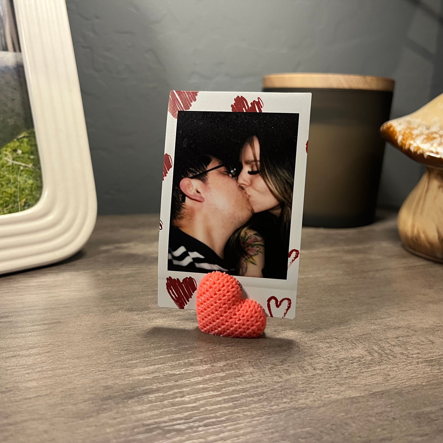 Valentines Knitted Heart Picture Stand