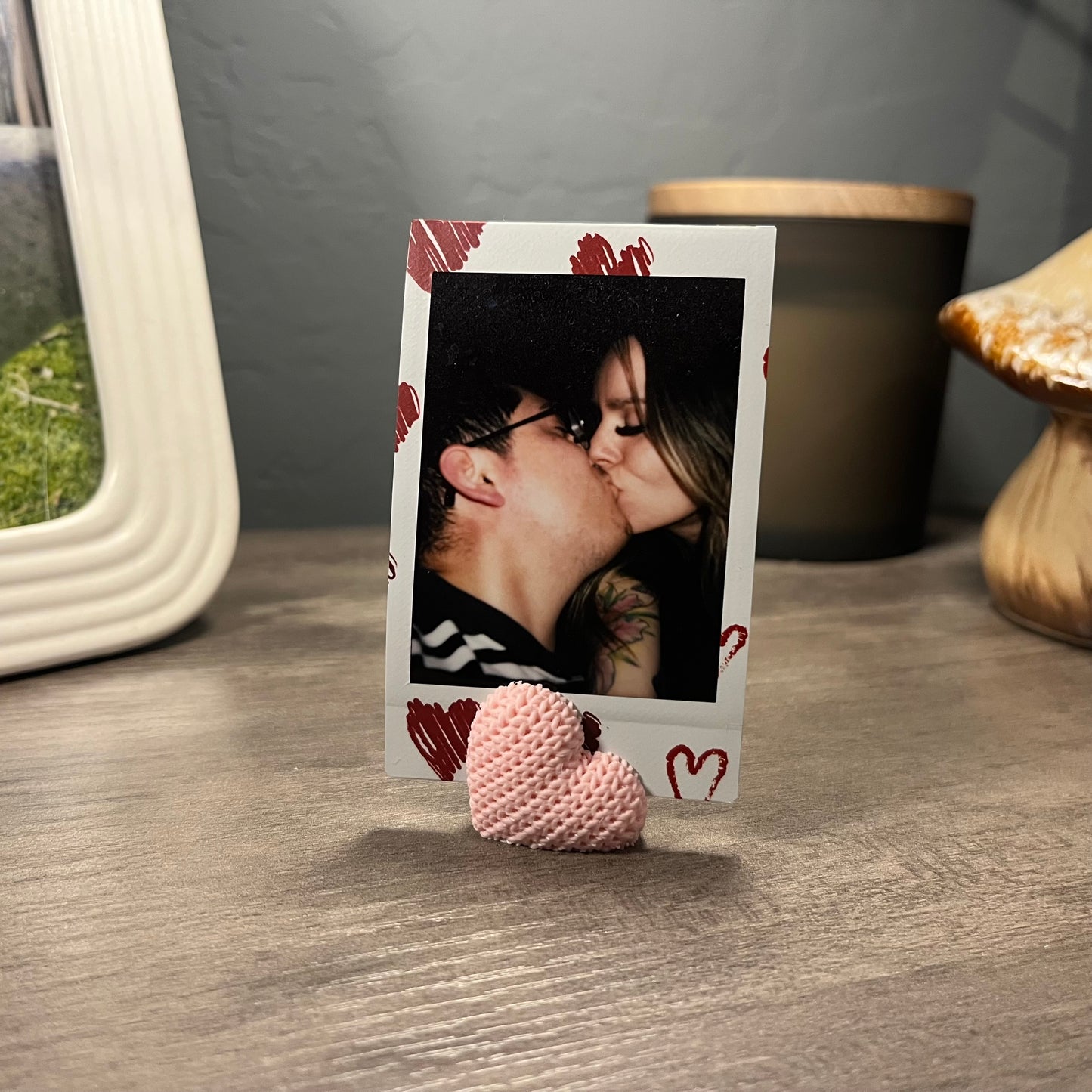 Valentines Knitted Heart Picture Stand