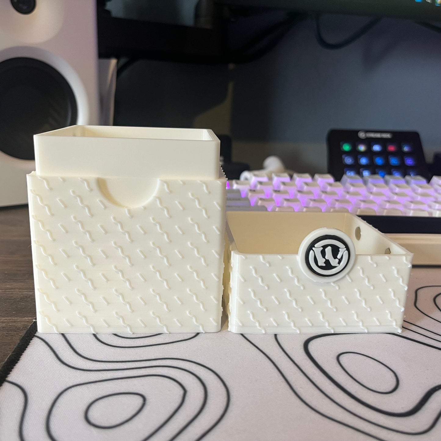 Wiggle Textured Deck Box