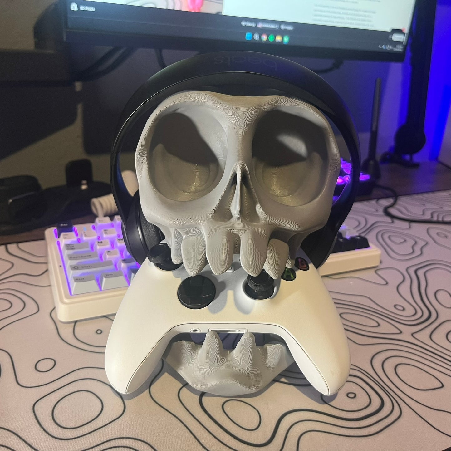 Skull Controller Headphone Stand
